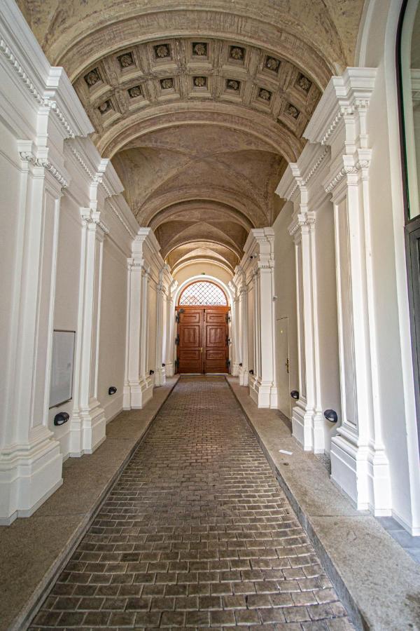 Main Train Station Apartment Close To The The Main Square! Praag Buitenkant foto