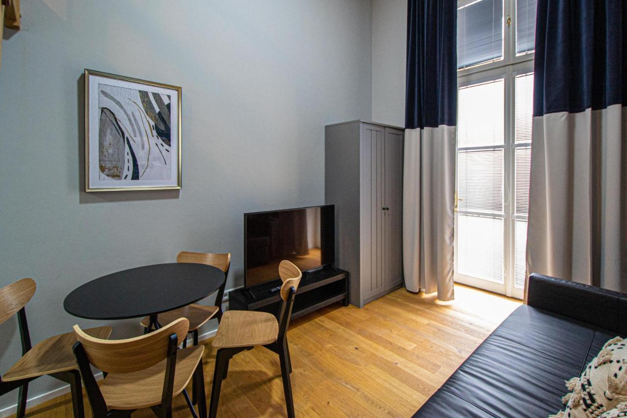 Main Train Station Apartment Close To The The Main Square! Praag Buitenkant foto