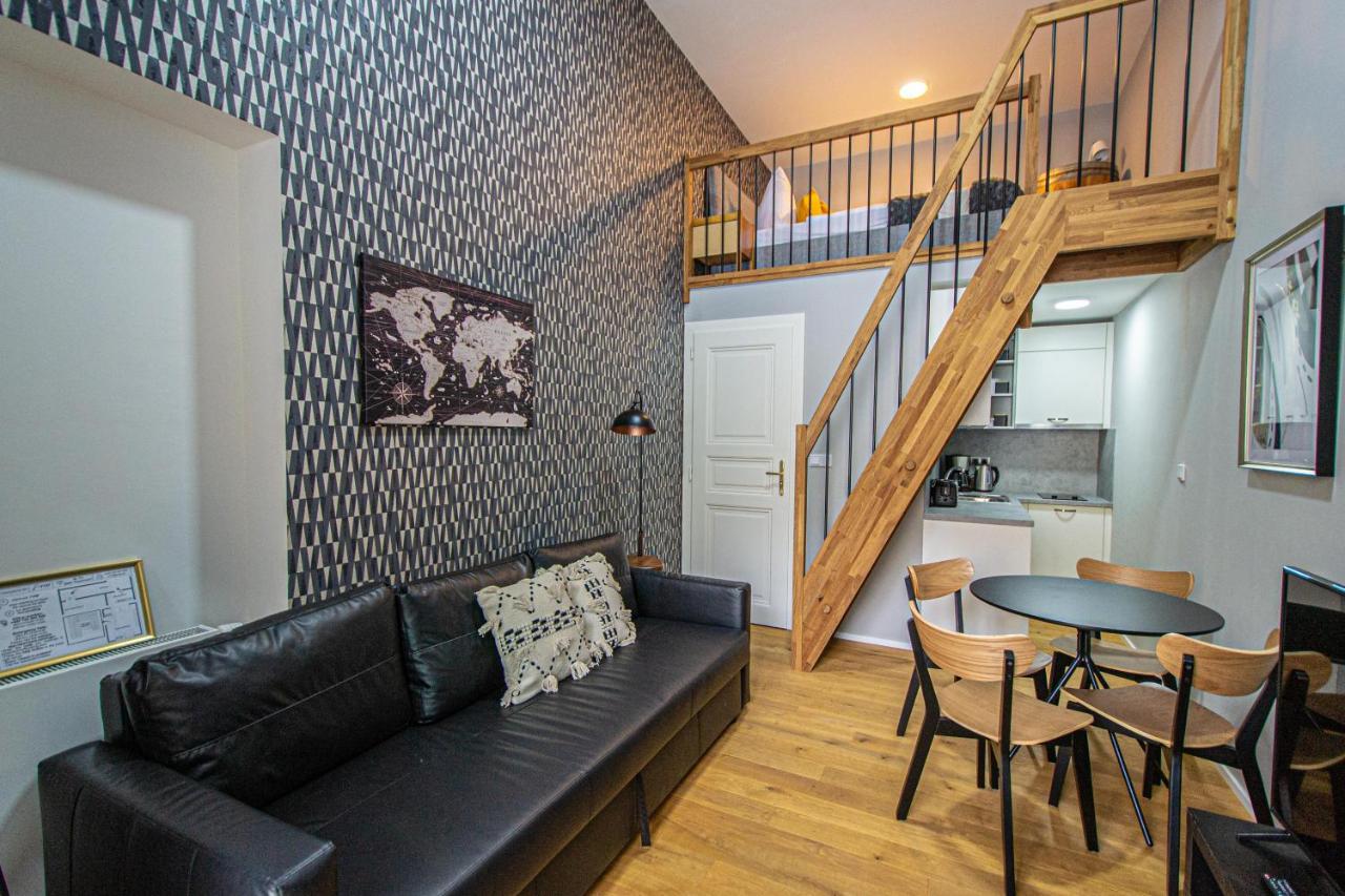 Main Train Station Apartment Close To The The Main Square! Praag Buitenkant foto